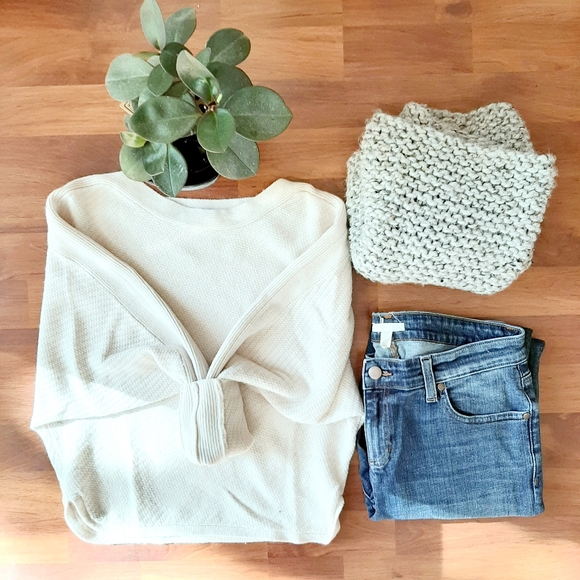 Aritzia Sweaters - aritzia babaton wool + cashmere cropped sweater